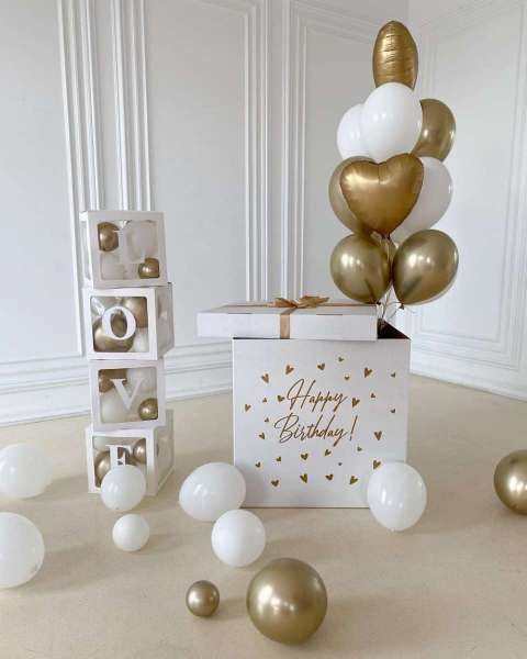 Коробка с шарами"Love" white